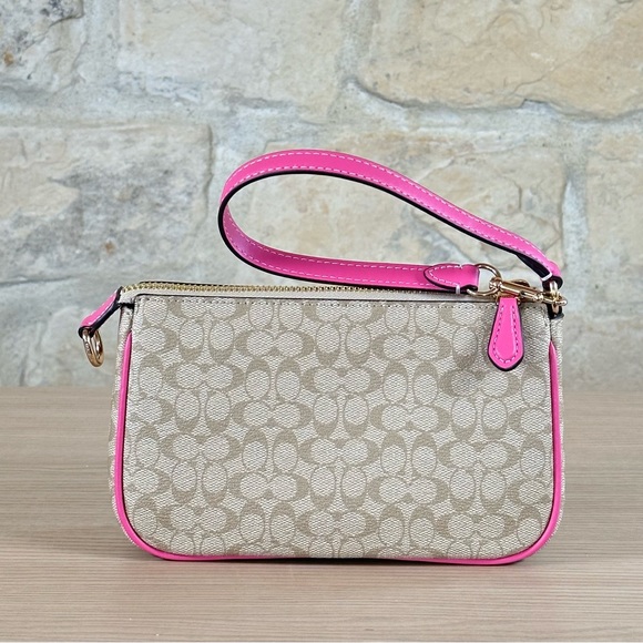 Coach - Picture 10 of 16